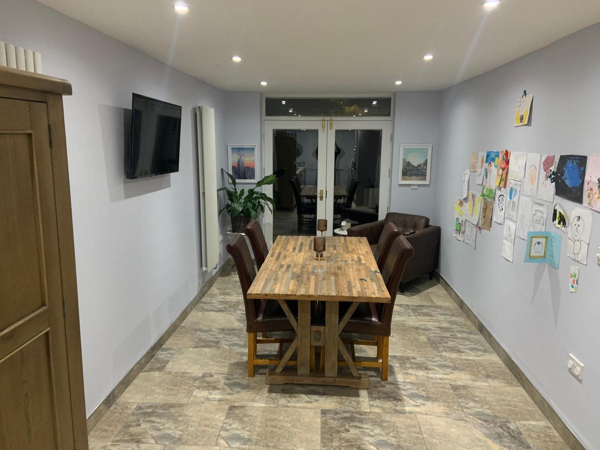 4-bedroom Townhouse * Beverley